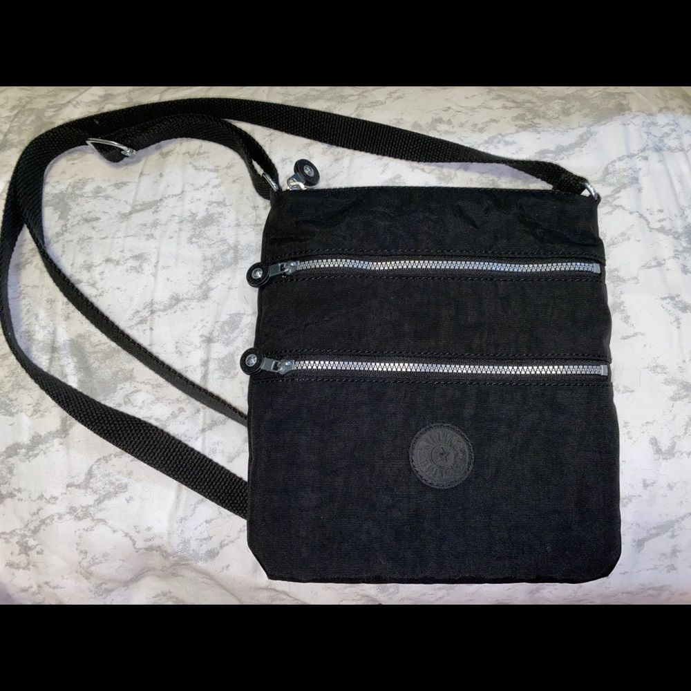 Kipling Crossbody (NWOT)